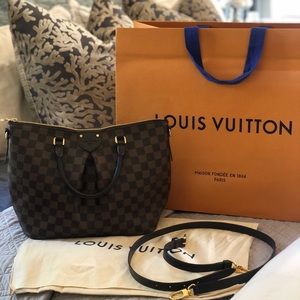 Authentic Louis Vuitton Siena MM in pristine shape